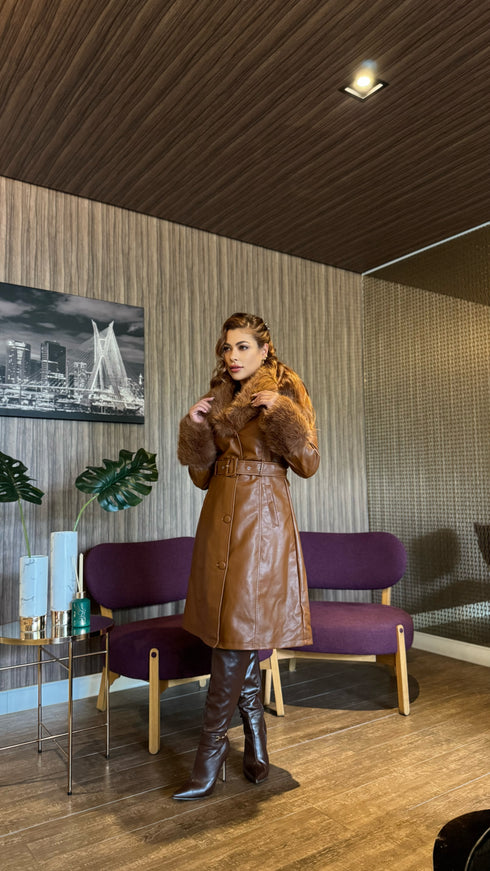 Sobretudo Fluffy Caramelo Curto